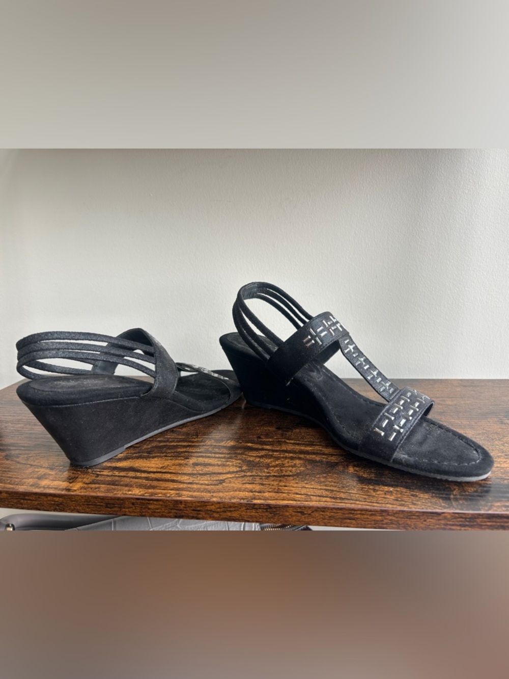 New York Transit Black Suede Wedge Sandals Studded Straps Size 10